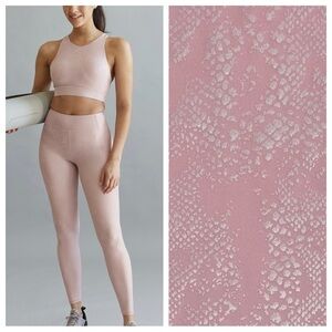 Schaad 2-piece set sports bra leggings pink silver snakeskin workout small
